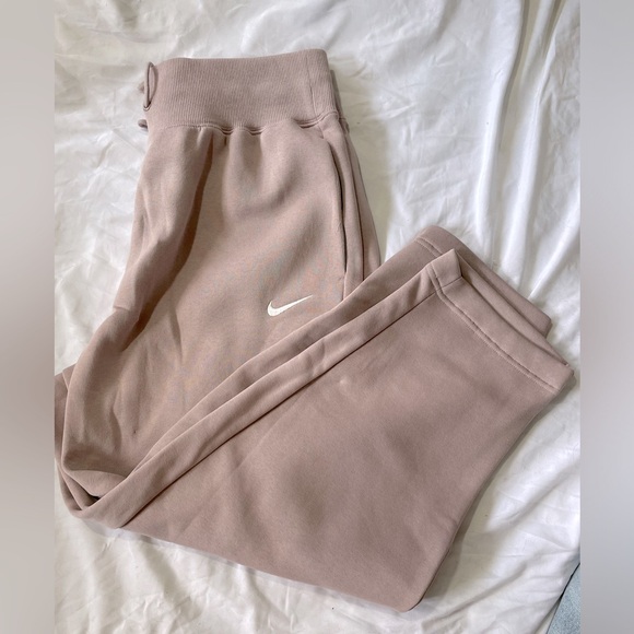 Nike Phoenix Fleece Loose Fit High Rise Sweats in Size Large - Picture 1 of 3